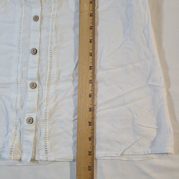 Xhilaration White Lace Tank Top Medium | Cotton Sleeveless Blouse w/ Buttons - Picture 3 of 6